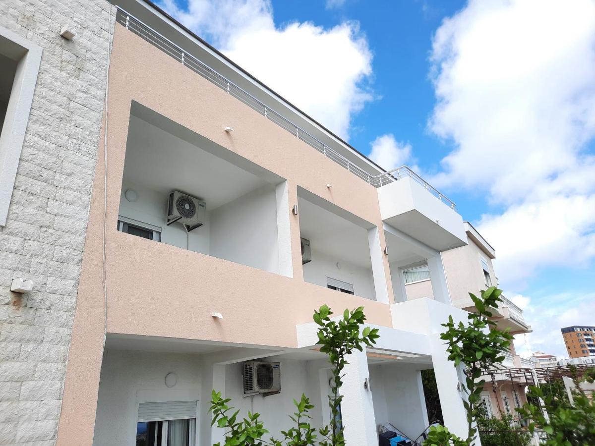 Studio Apartments Jupo Ulcinj Exteriör bild