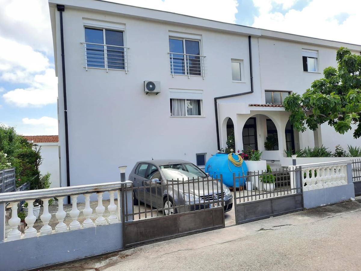 Studio Apartments Jupo Ulcinj Exteriör bild