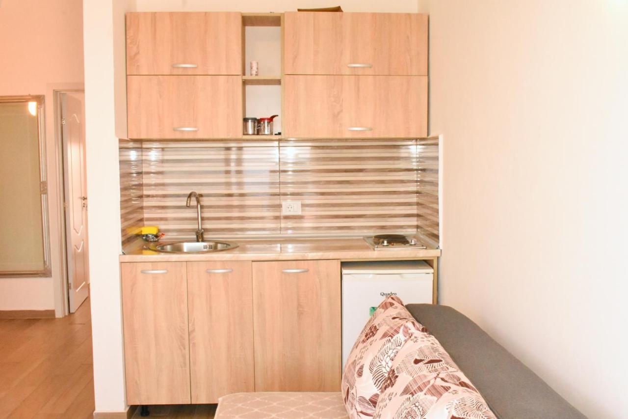 Studio Apartments Jupo Ulcinj Exteriör bild