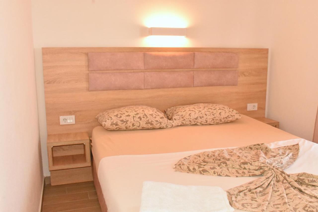 Studio Apartments Jupo Ulcinj Exteriör bild