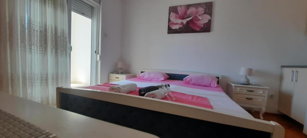 Studio Apartments Jupo Ulcinj Exteriör bild