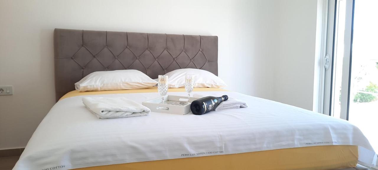 Studio Apartments Jupo Ulcinj Exteriör bild