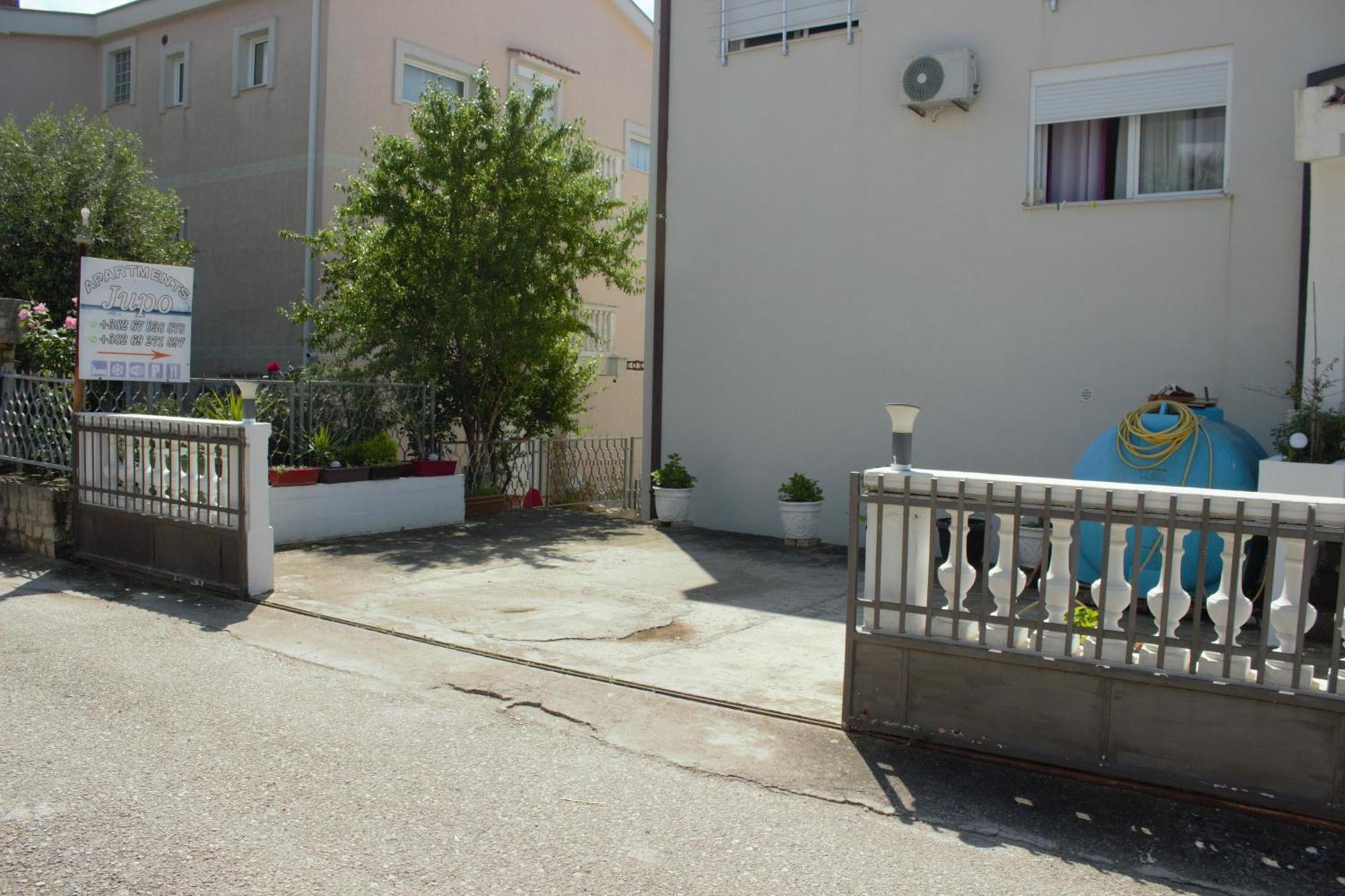 Studio Apartments Jupo Ulcinj Exteriör bild