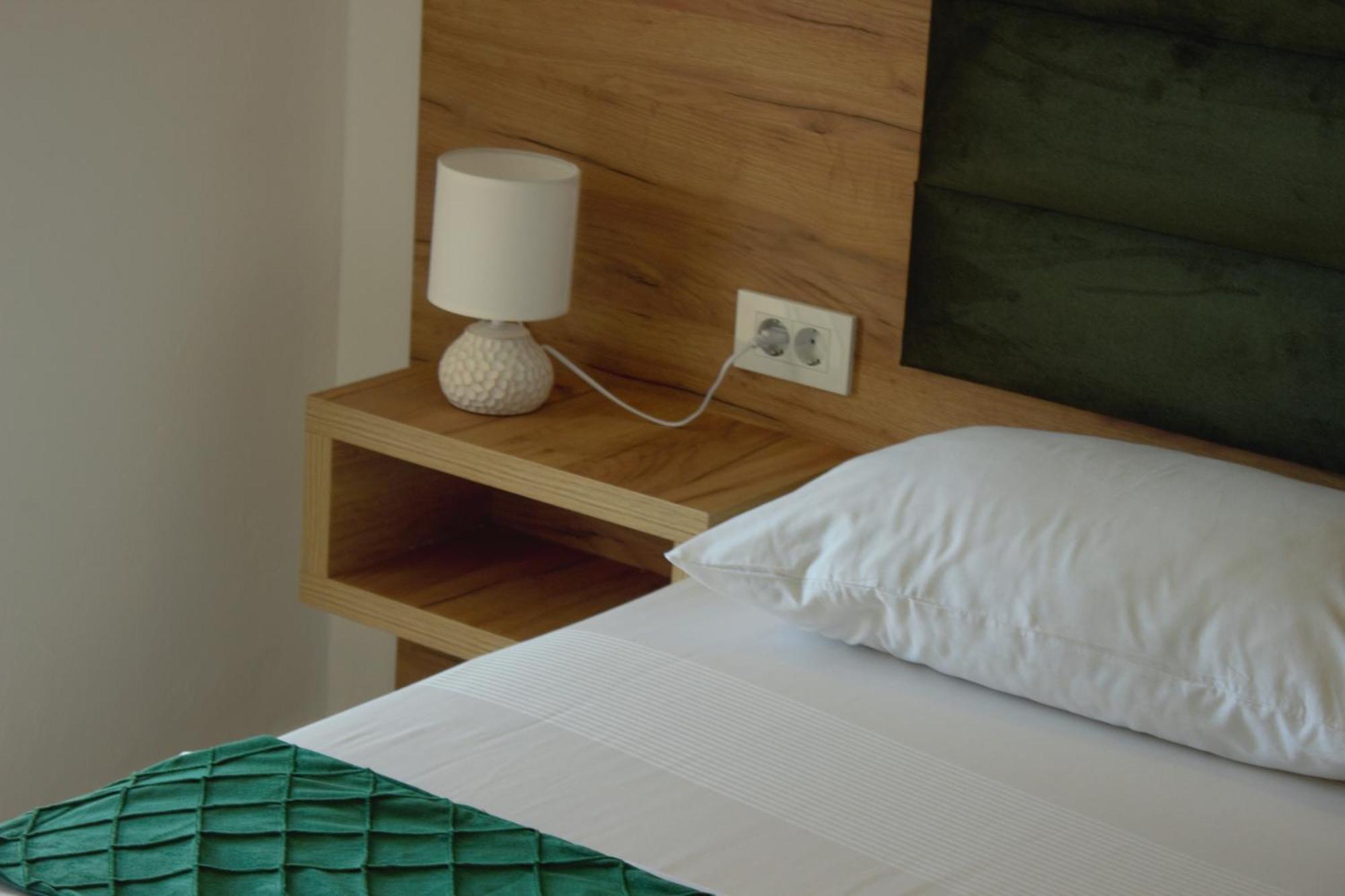 Studio Apartments Jupo Ulcinj Exteriör bild
